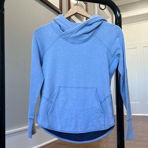 Lululemon women’s periwinkle hoodie size 2 excellent condition